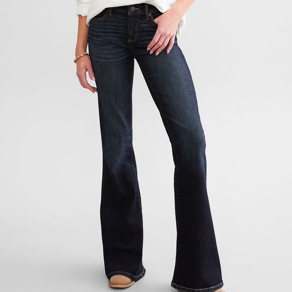 Buckle Black Jeans with Smoothing Pocketing